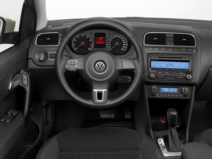  Volkswagen Polo Sedan 2010 года  (фото 51 из 123)
